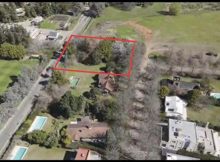 Terreno · 1075m²