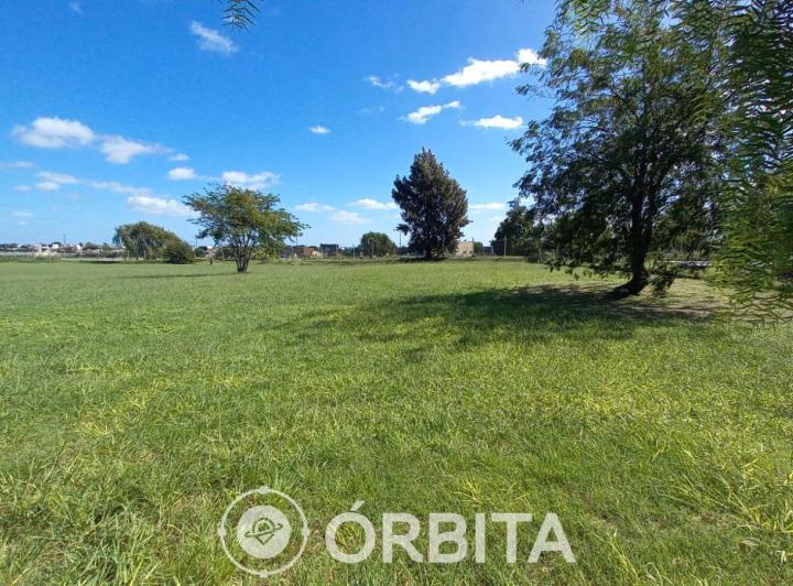 Terreno · 937m²