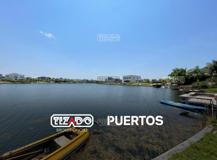 Terreno · 784m²