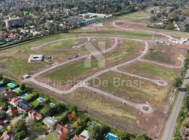Terreno · 605m²