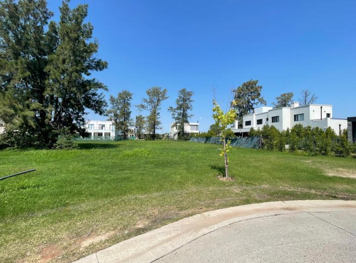 Terreno · 670m²