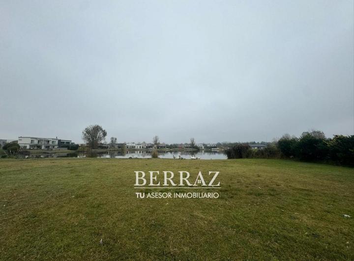 Terreno · 819m²