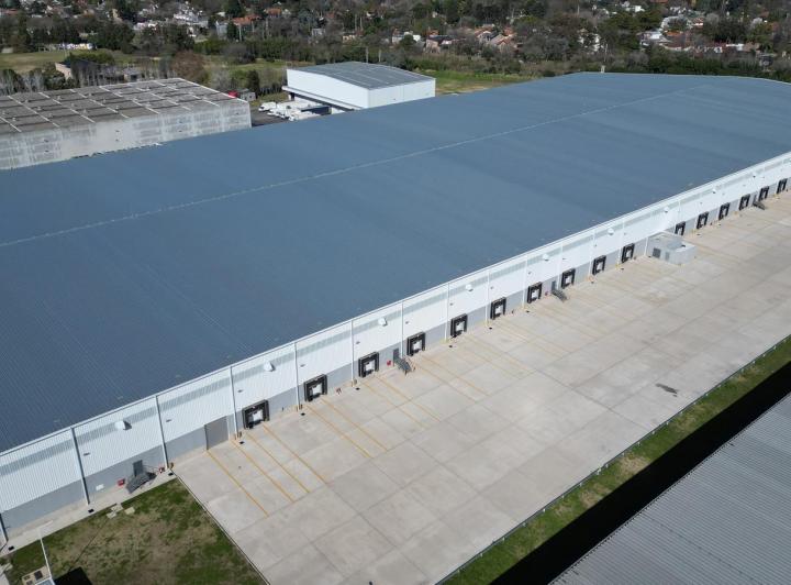 Depósito · 18000m²