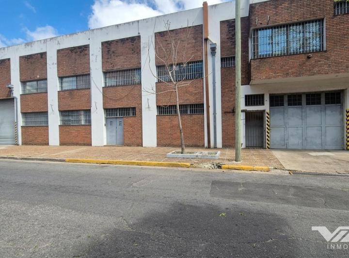 Edificio · 1665m²