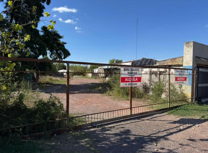 Bodega-Galpón · 220m² · 3 Ambientes