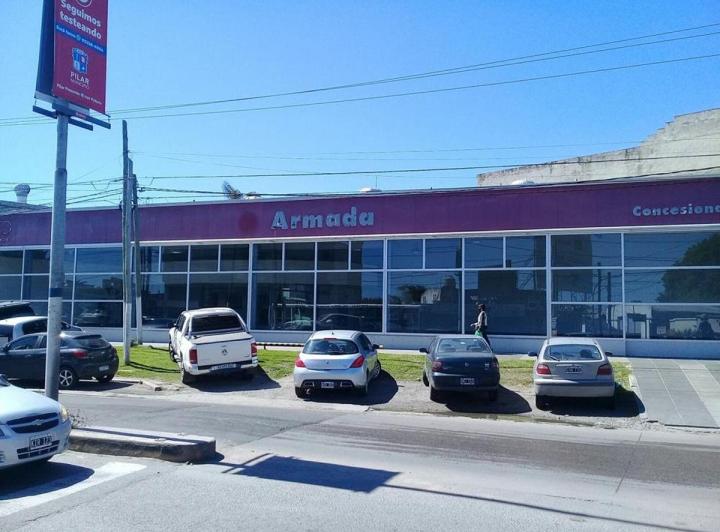 Local comercial · 400m² · 3 Ambientes · 6 Cocheras