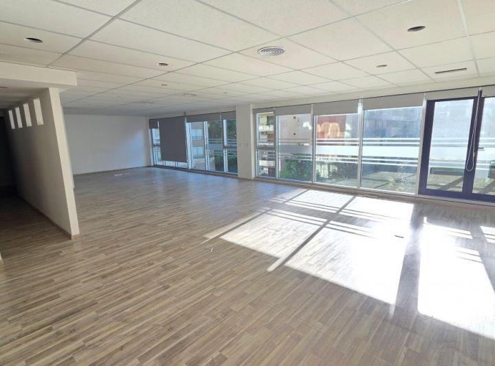 Oficina comercial · 120m² · 1 Ambiente · 1 Cochera