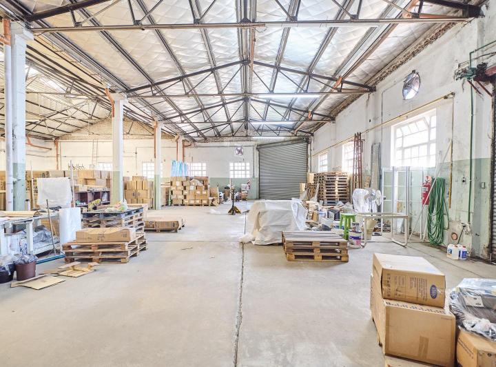 Bodega-Galpón · 827m²