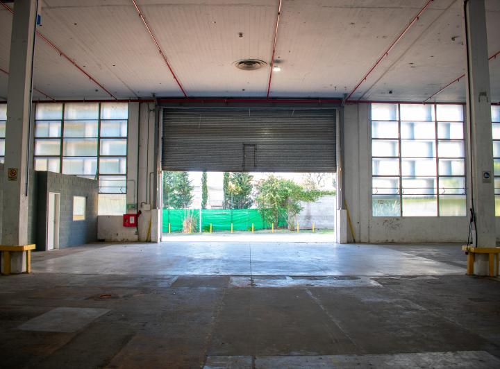 Bodega-Galpón · 650m² · 1 Ambiente · 2 Cocheras