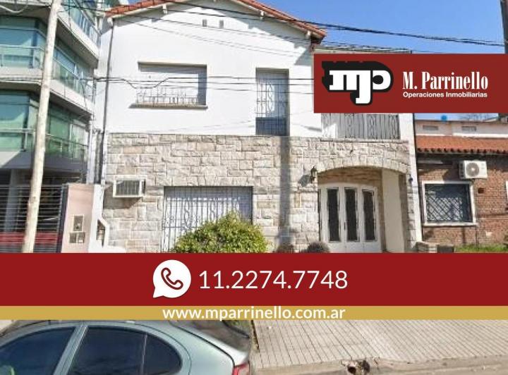 Oficina comercial · 214m² · 4 Ambientes · 2 Cocheras