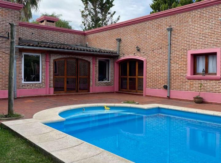 Casa · 160m² · 4 Ambientes · 1 Cochera