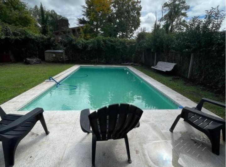 Casa · 170m² · 5 Ambientes · 2 Cocheras
