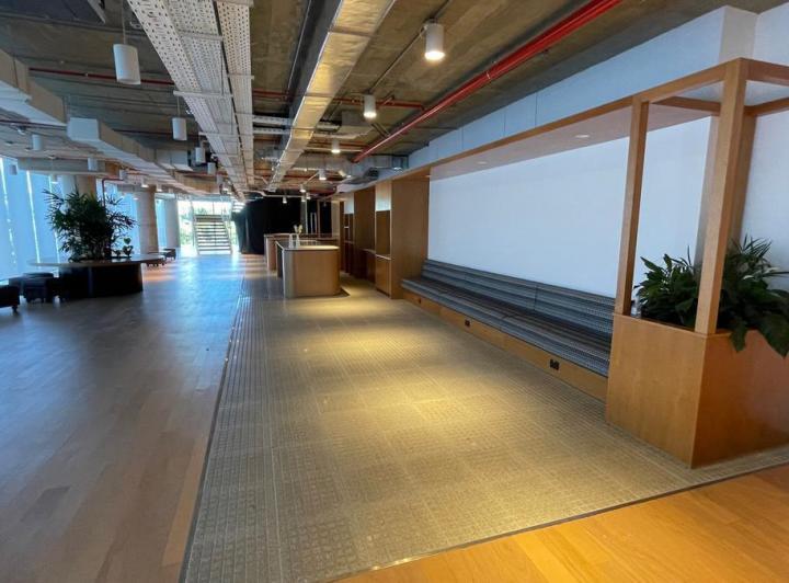 Oficina comercial · 1385m² · 1 Ambiente · 20 Cocheras