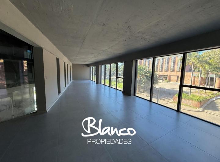 Oficina comercial · 153m²