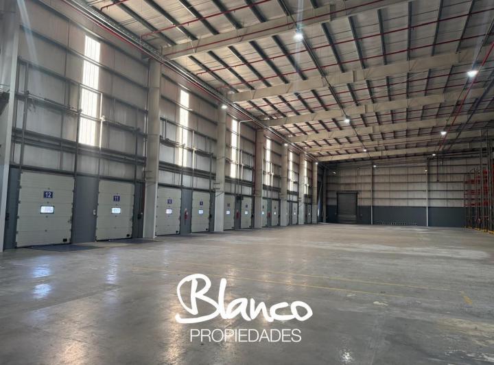 Depósito · 6204m²