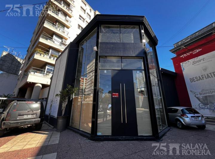 Local comercial · 275m² · 3 Ambientes