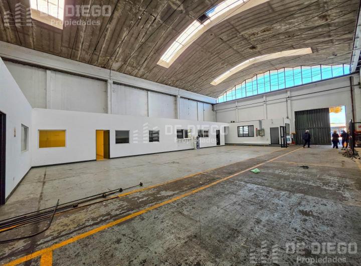 Bodega-Galpón · 728m²