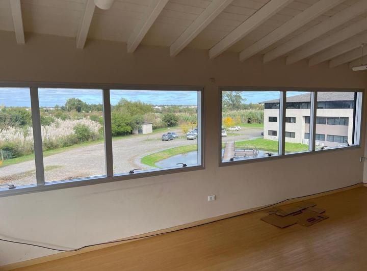 Oficina comercial · 78m² · 3 Ambientes · 4 Cocheras
