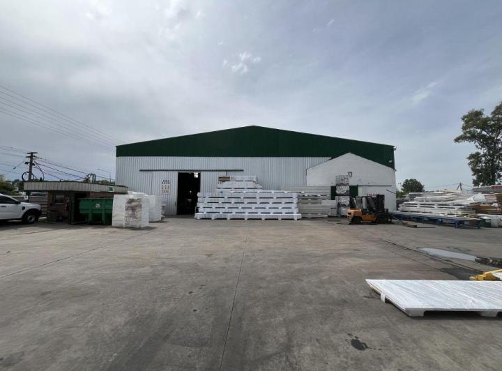Bodega-Galpón · 3300m² · 2 Ambientes