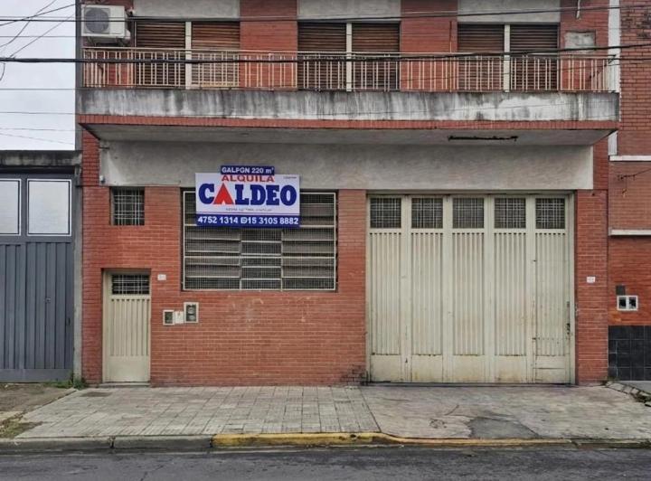 Bodega-Galpón · 220m²