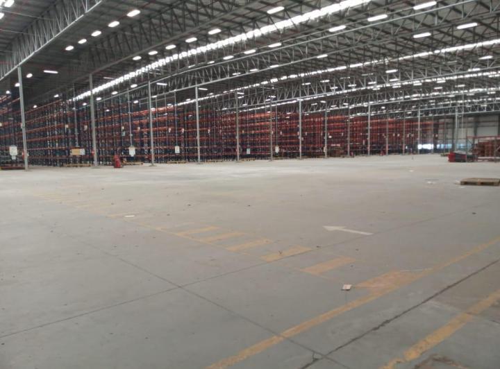 Depósito · 12353m²