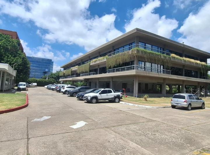 Oficina comercial · 385m² · 1 Ambiente · 5 Cocheras