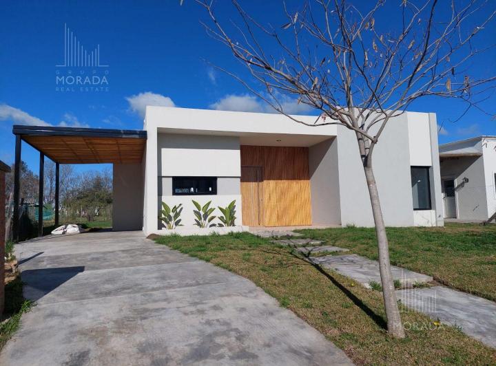 Casa · 160m² · 4 Ambientes · 3 Cocheras