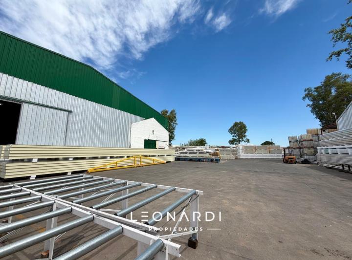 Bodega-Galpón · 3100m² · 1 Cochera