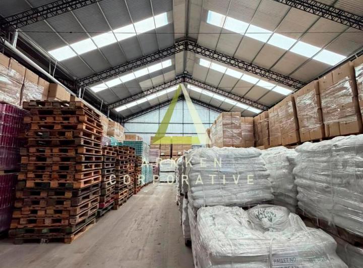 Bodega-Galpón · 1600m² · 8 Cocheras