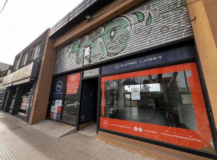Local comercial · 161m²