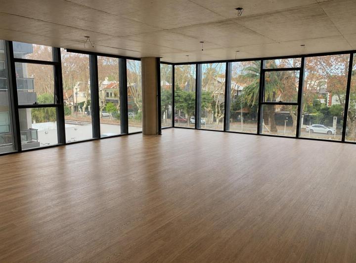 Oficina comercial · 106m² · 1 Ambiente · 1 Cochera