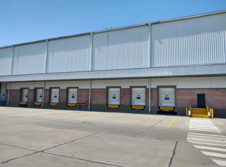 Depósito · 4966m²
