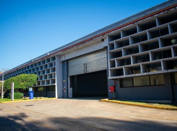 Depósito · 1290m²