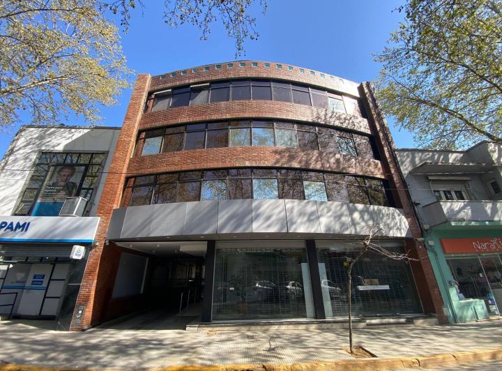 Oficina comercial · 56m² · 1 Ambiente · 1 Cochera