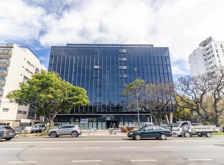 Oficina comercial · 156m² · 1 Ambiente · 3 Cocheras
