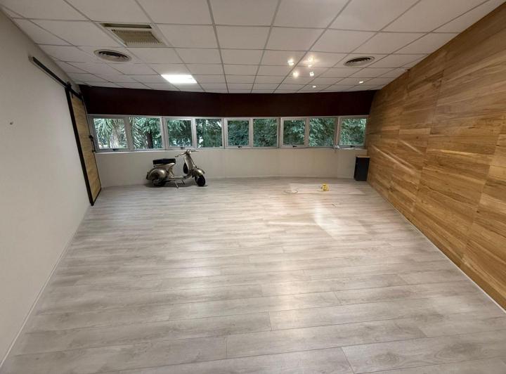 Oficina comercial · 400m² · 5 Cocheras