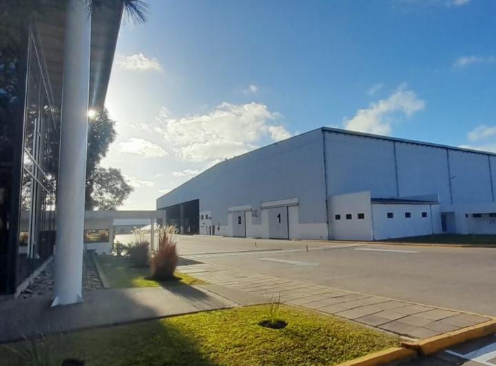 Depósito · 30000m²