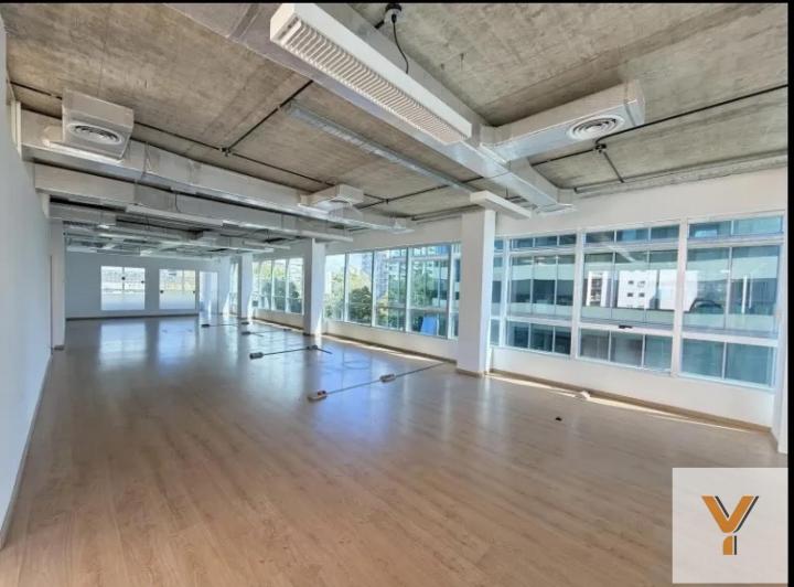 Oficina comercial · 220m²