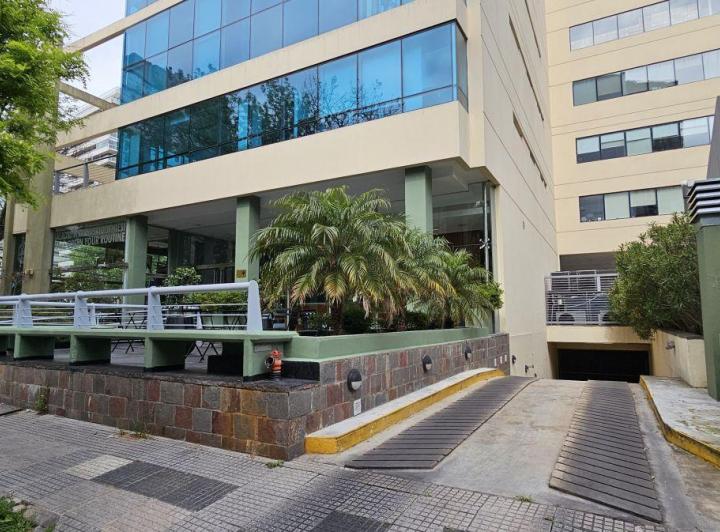 Oficina comercial · 200m² · 1 Ambiente · 3 Cocheras
