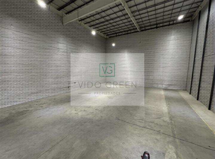 Depósito · 680m²