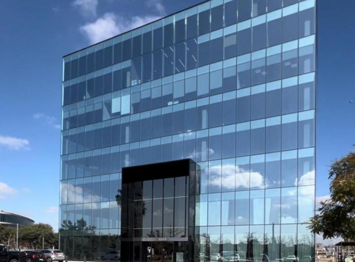 Oficina comercial · 180m² · 1 Ambiente · 5 Cocheras