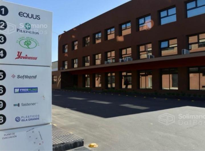 Bodega-Galpón · 576m² · 3 Cocheras