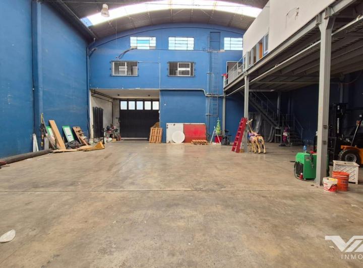 Bodega-Galpón · 950m² · 5 Cocheras