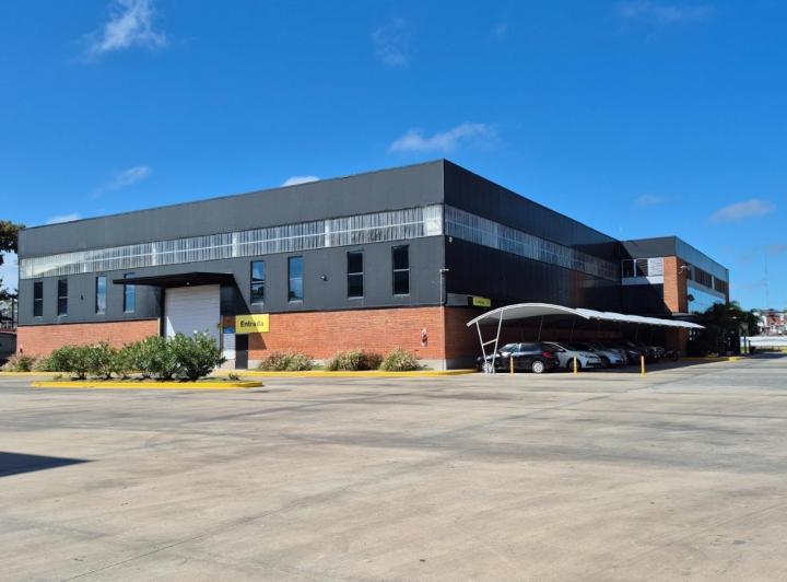 Depósito · 3778m²