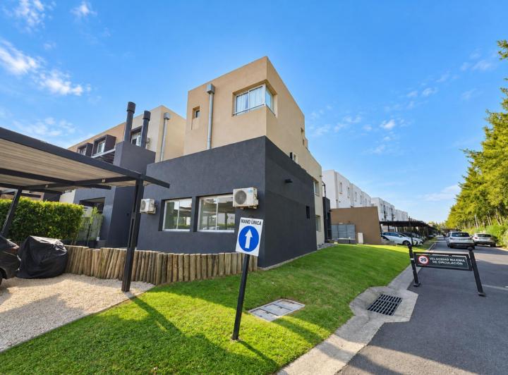 Departamento · 80m² · 4 Ambientes · 1 Cochera