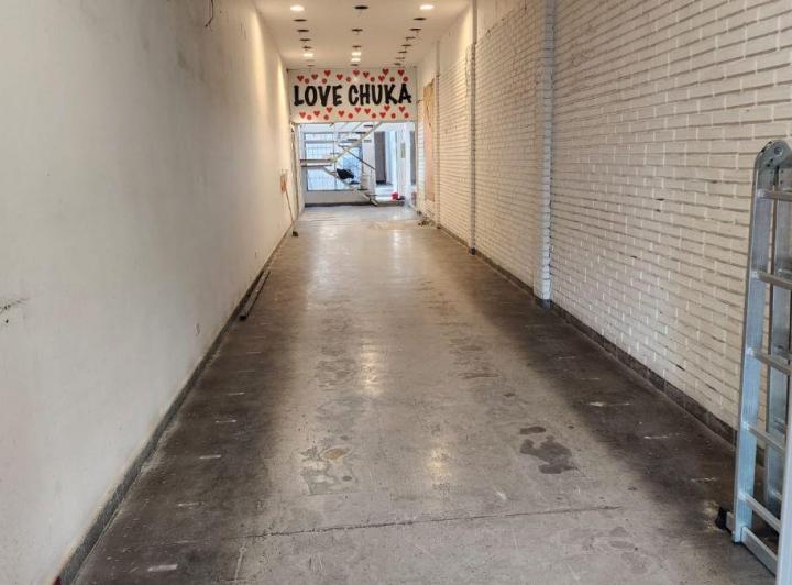 Local comercial · 144m²