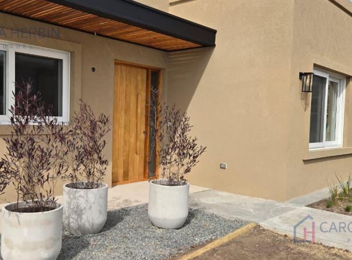 Casa · 158m² · 4 Ambientes · 2 Cocheras
