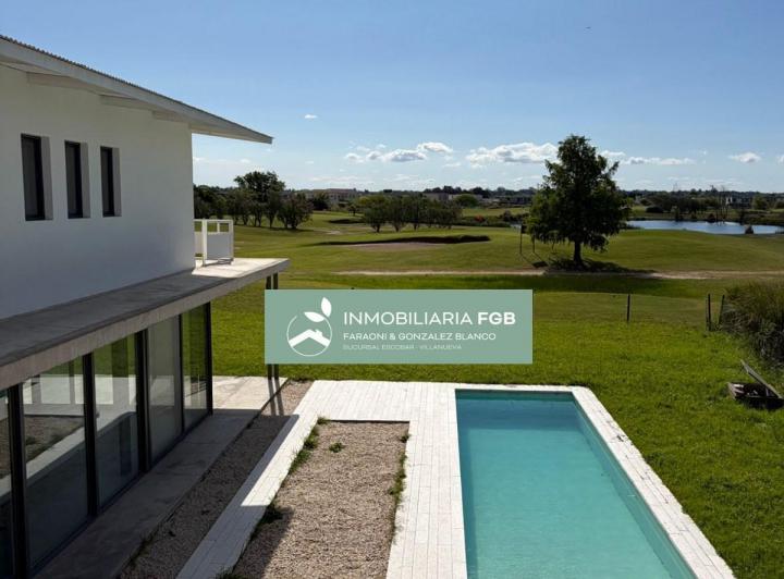 Casa · 180m² · 5 Ambientes · 4 Cocheras