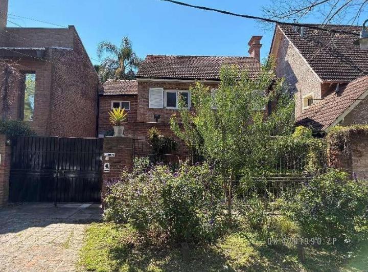Casa · 180m² · 5 Ambientes · 1 Cochera