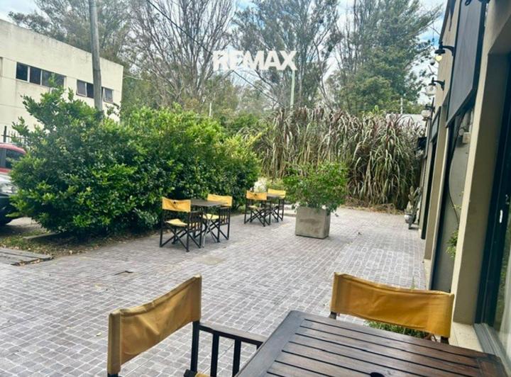 Local comercial · 152m²